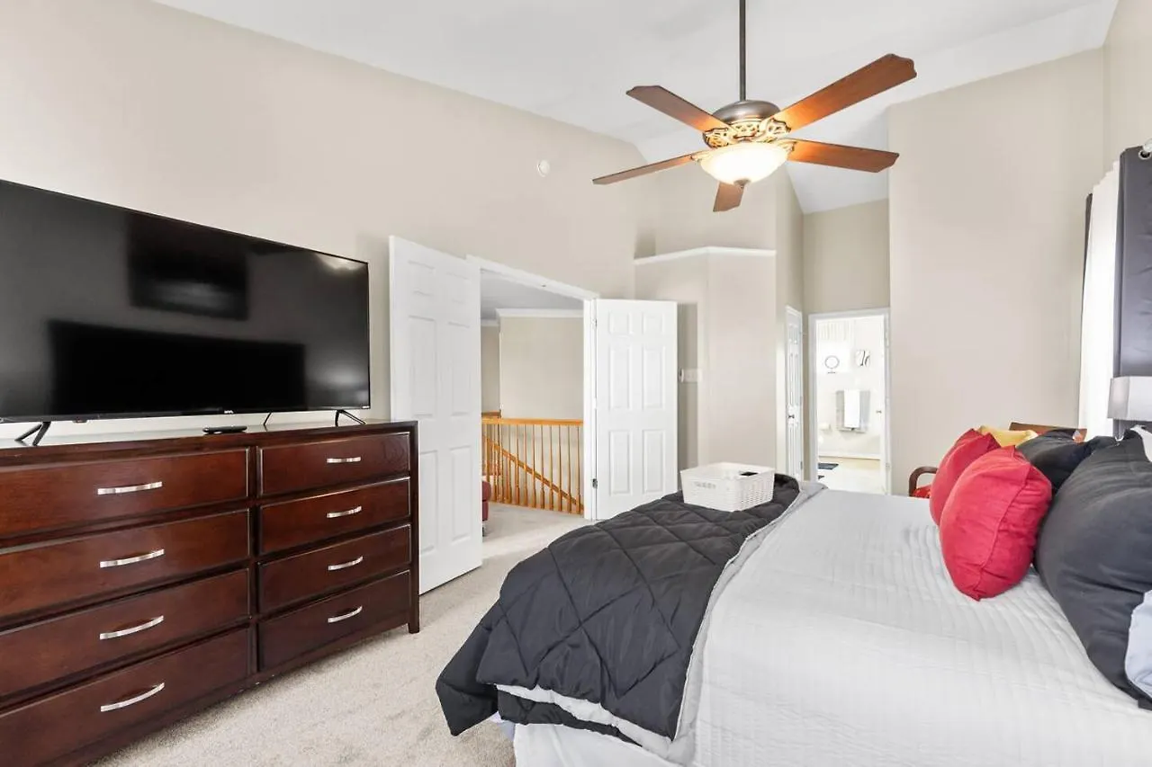 Royal Retreat: Luxurious House With 4 King Beds! Villa Richmond