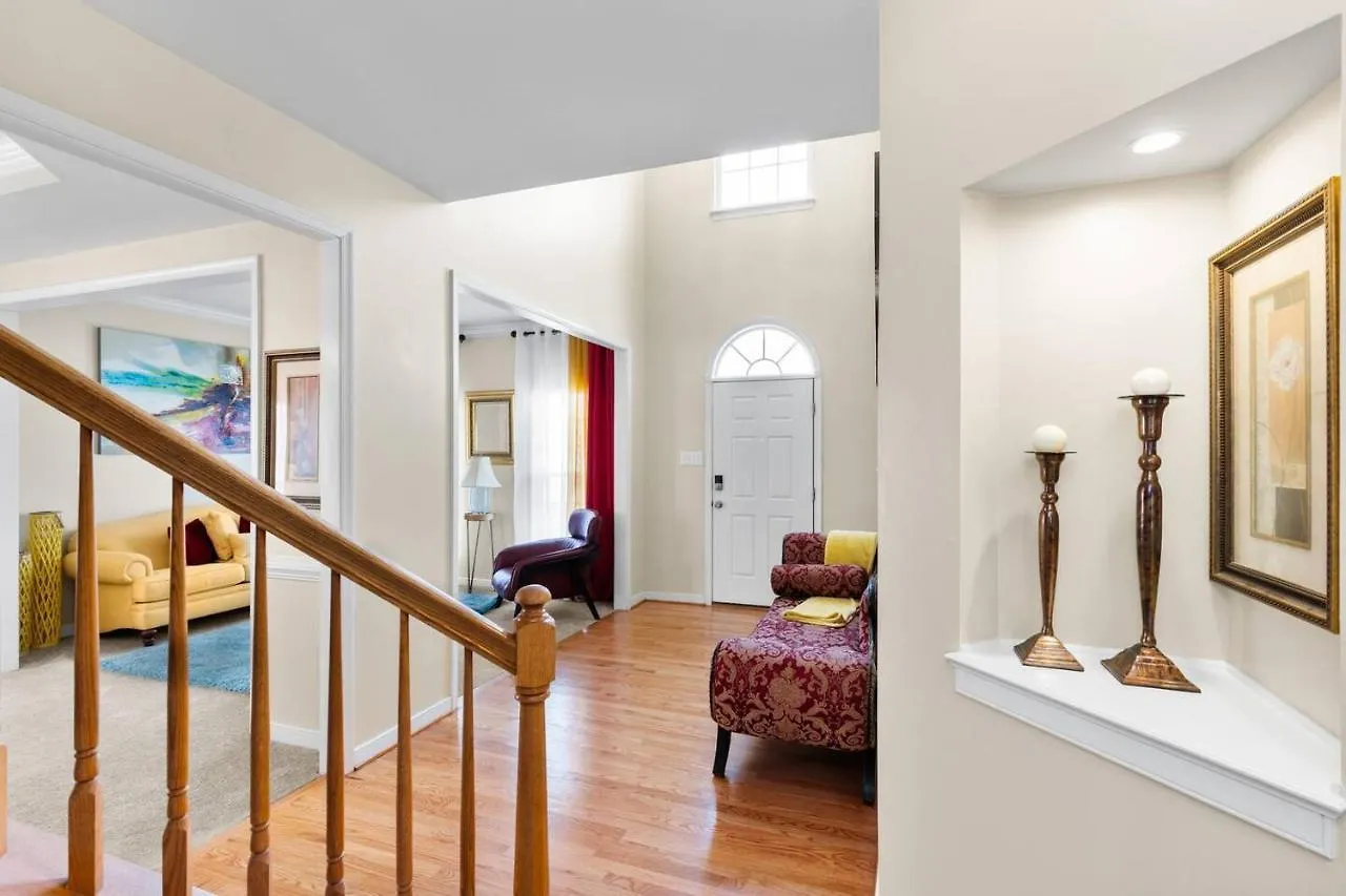 Holiday home Royal Retreat: Luxurious House With 4 King Beds! Villa Richmond United States