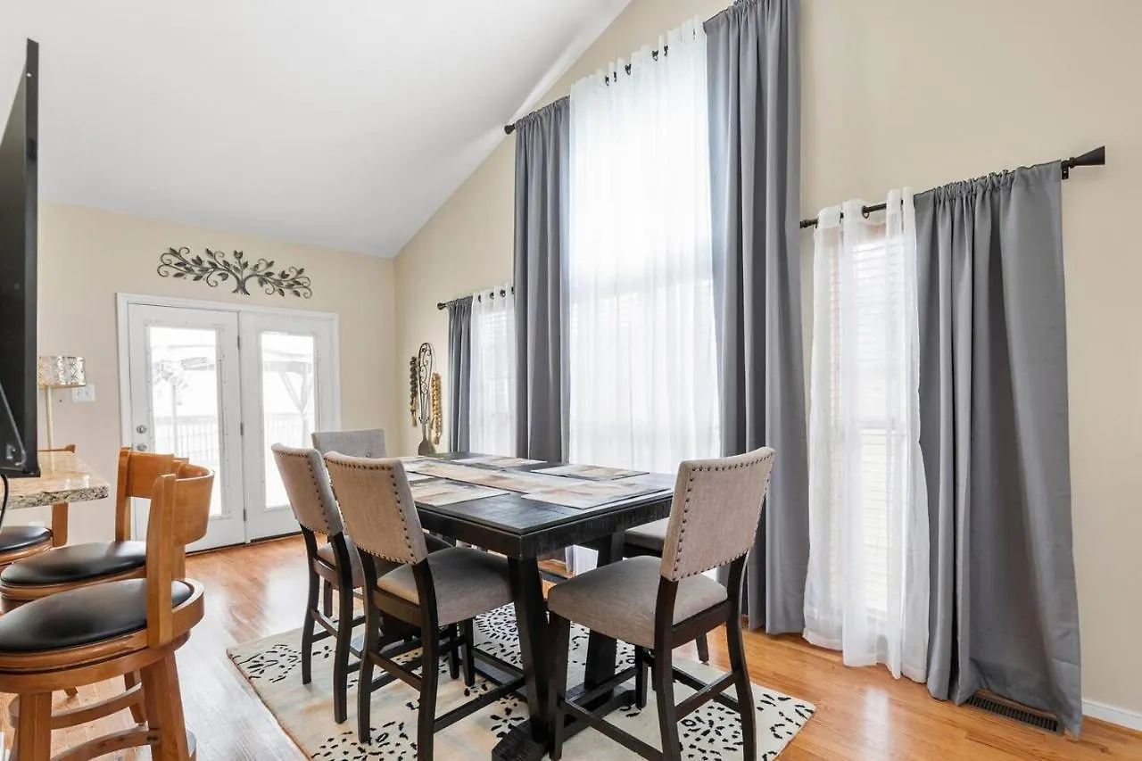 Royal Retreat: Luxurious House With 4 King Beds! Villa Richmond 0*,
