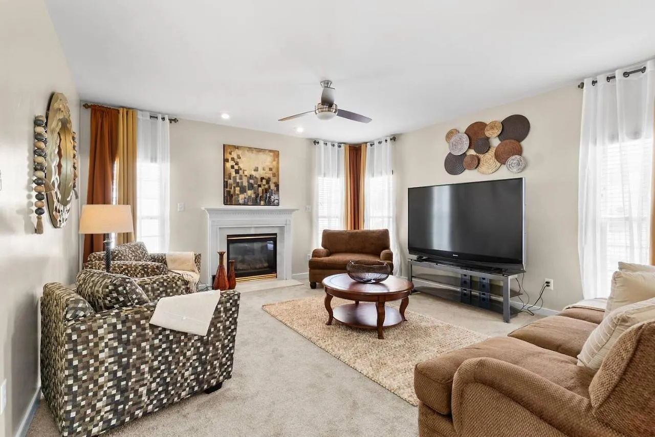 Royal Retreat: Luxurious House With 4 King Beds! Villa Richmond 0*,  United States